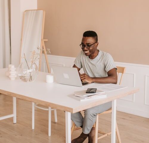 13 AI Side Hustles That Actually Make Money in 2026
