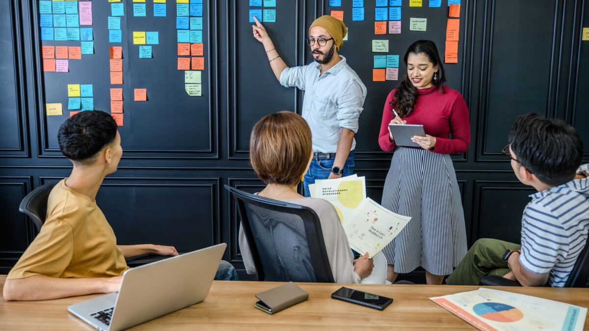 The Lean AI Startup Marketing Playbook: $0 to First 1,000 Users