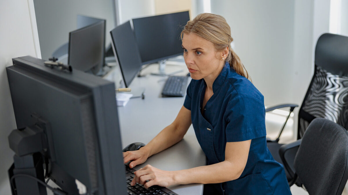10 AI Healthcare Admin Startup Ideas for 2026